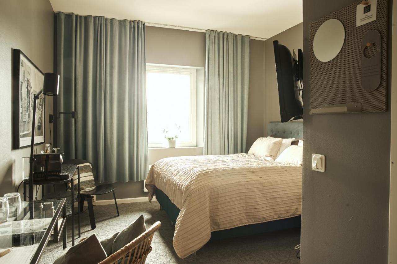 Hasse Pa Sjoekanten Hotell & Restaurang เยินเชอปิง ภายนอก รูปภาพ
