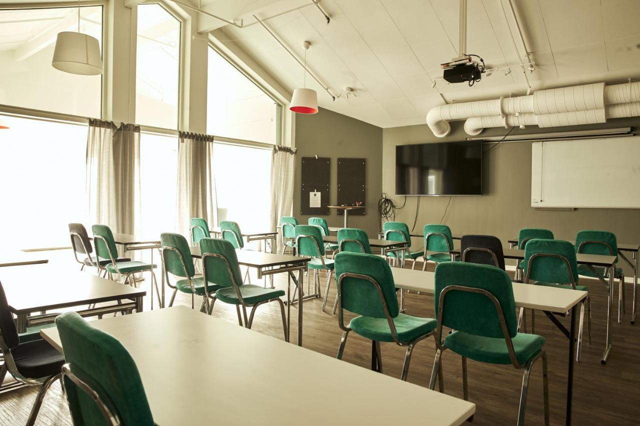 Hasse Pa Sjoekanten Hotell & Restaurang เยินเชอปิง ภายนอก รูปภาพ